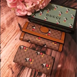 Inspired Mickey Mouse wallet ! very cute 🥰